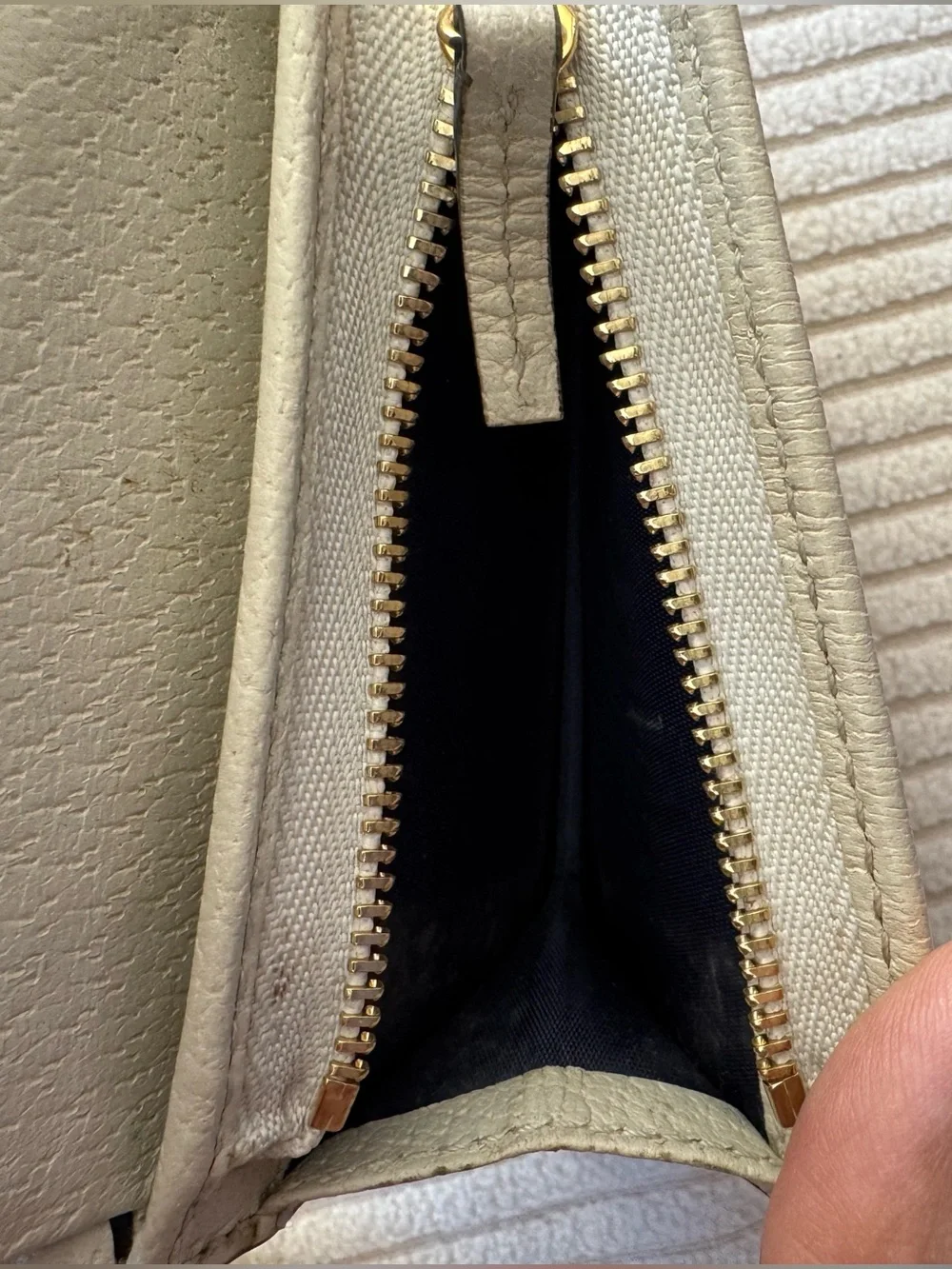 Gucci Cream Marmont GG Leather Mini Wallet with Red and Navy Web - Picture 4 of 4